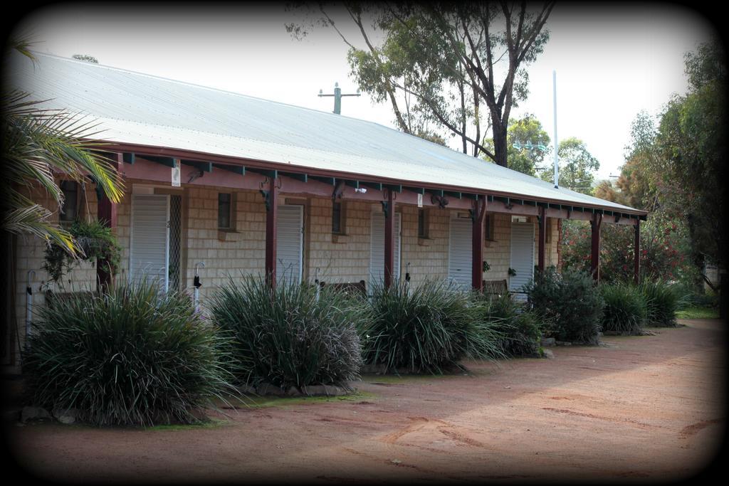 York'S Boutique Motel Exterior photo