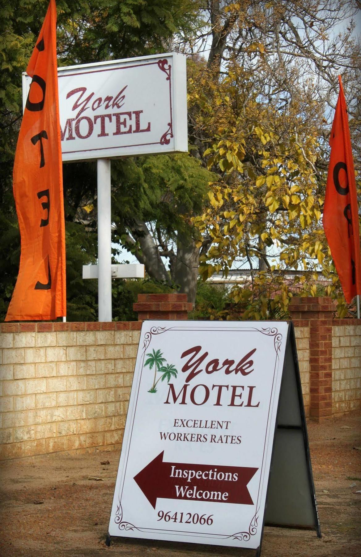 York'S Boutique Motel Exterior photo